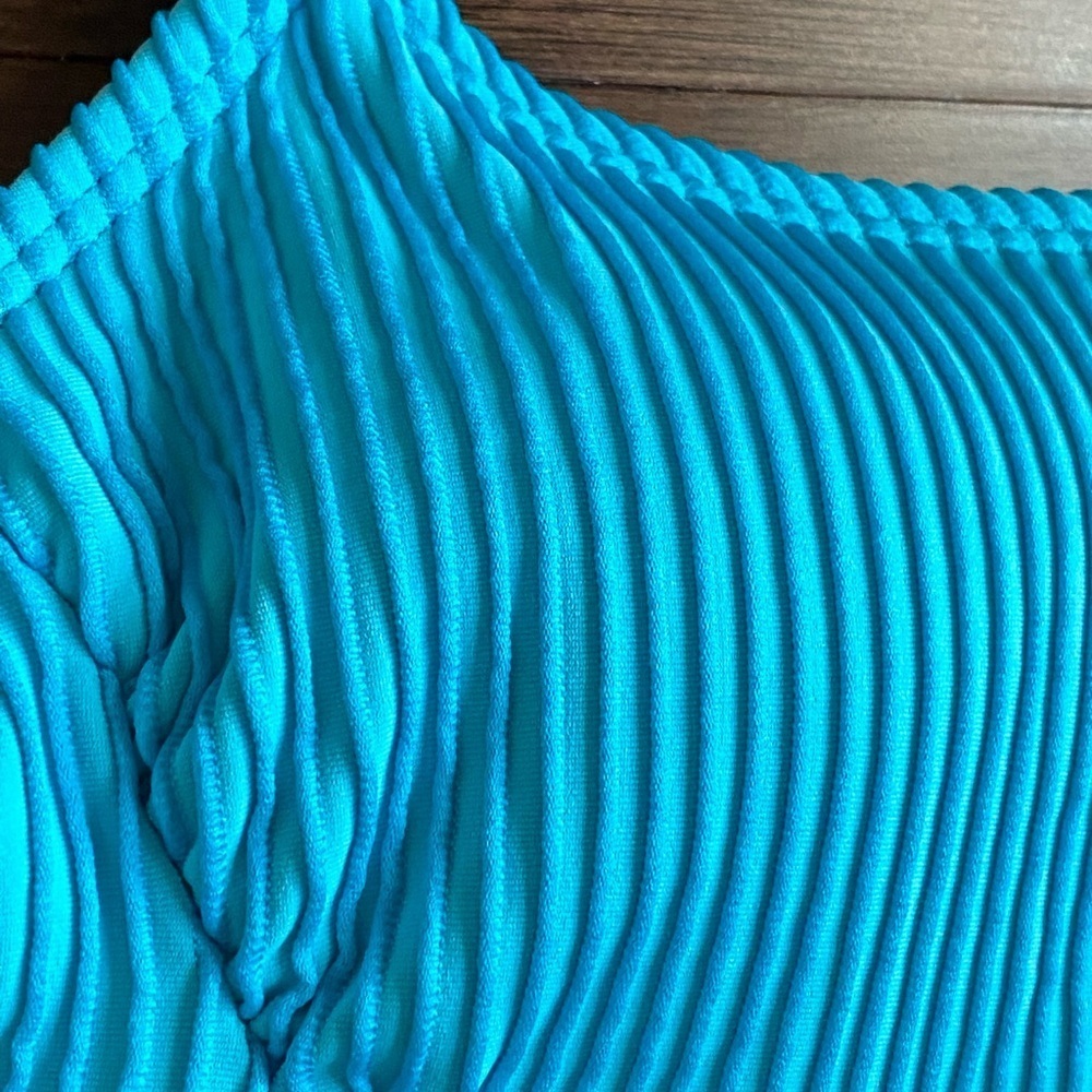 NWT Women's Blue Ribbed Bralette - Picture 3 of 7
